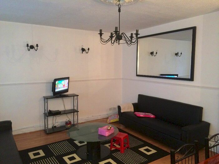 3 Bedroom Terraced House To Rent In Northfield Path, Dagenham, RM9