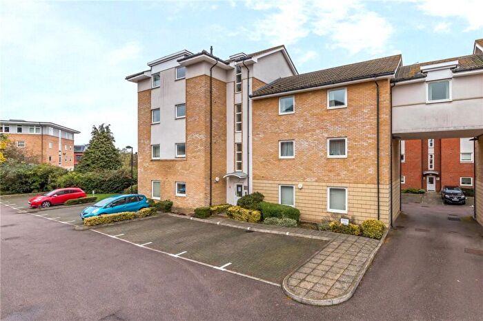 2 Bedroom Flat For Sale In Dawn Court, Bakers Close, St Albans, AL1