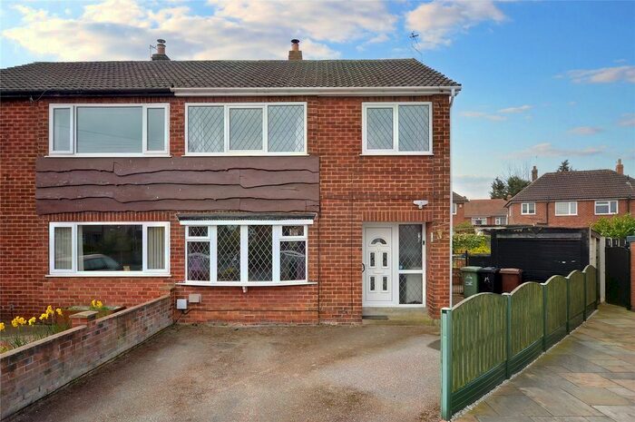 3 Bedroom Semi-Detached House For Sale In Park Avenue, Allerton Bywater, Castleford, WF10