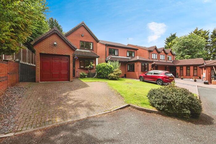 3 Bedroom Detached House For Sale In The Orchard, Oldbury, B68