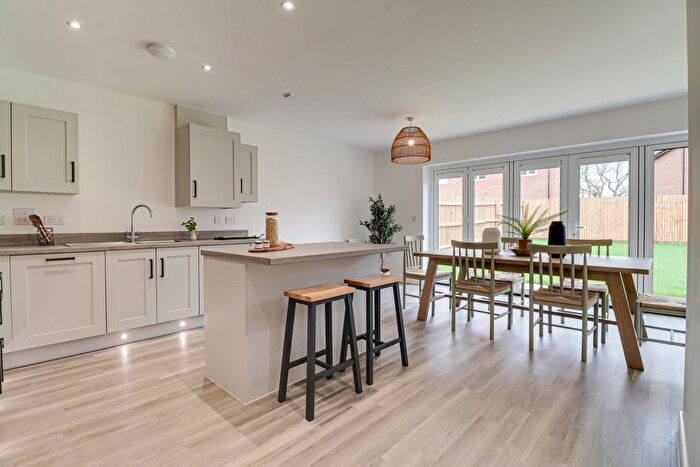 5 Bedroom Detached House For Sale In Oak Drive, Codicote, SG4