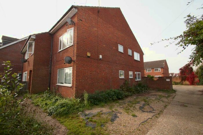 2 Bedroom Flat To Rent In Brook Path, SL1