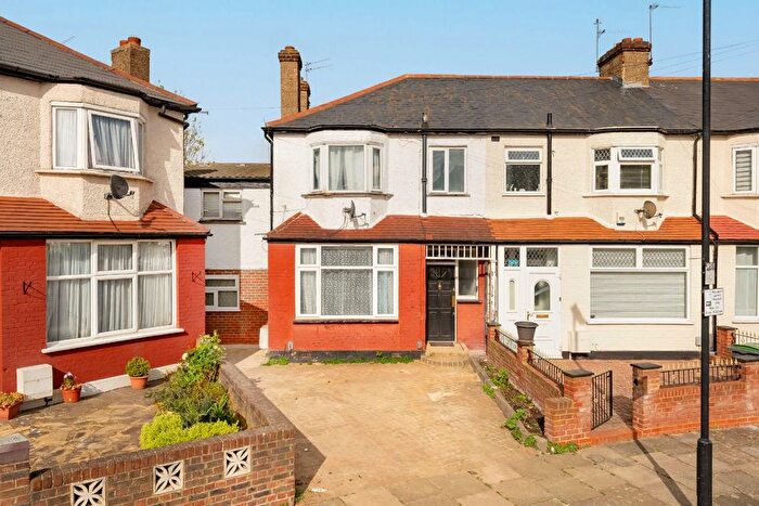 6 Bedroom Property To Rent In Sandford Avenue, London, N22