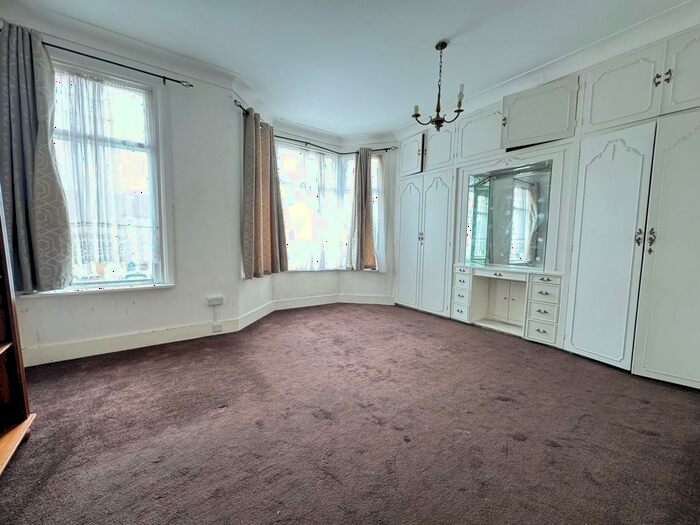 4 Bedroom Terraced House To Rent In Thorold Road, Ilford, IG1