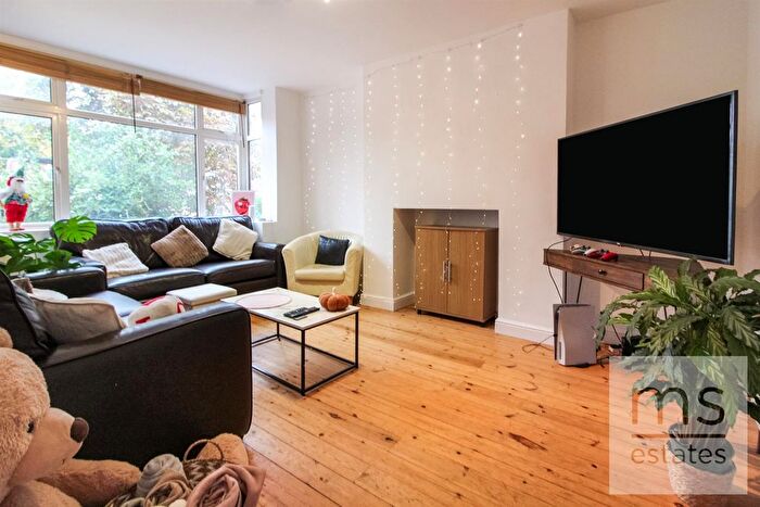 6 Bedroom Detached House To Rent In Harrington Drive, Nottingham, NG7