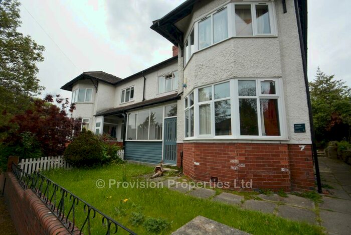 7 Bedroom Semi-Detached House To Rent In Moor Park Drive, Headingley, Leeds, LS6
