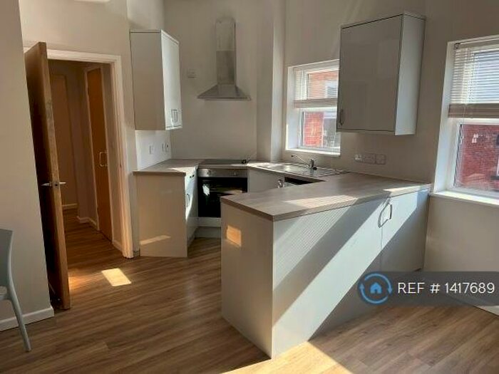 2 Bedroom Flat To Rent In Meanwood, Leeds, LS6