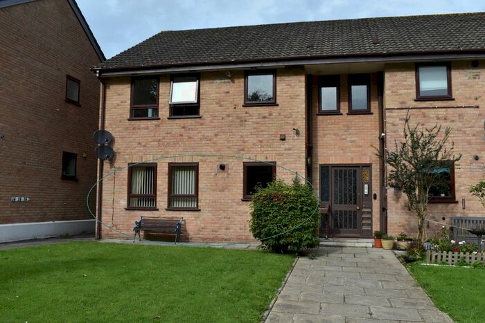 2 Bedroom Flat To Rent In Conway Gardens, Falmouth, TR11
