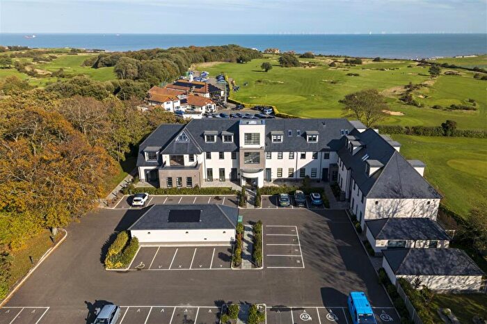 2 Bedroom Apartment For Sale In The Fairways, Convent Road, Broadstairs, Broadstairs, CT10