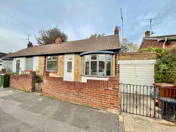 2 Bedroom Bungalow To Rent In Romany Road, Twydall, ME8