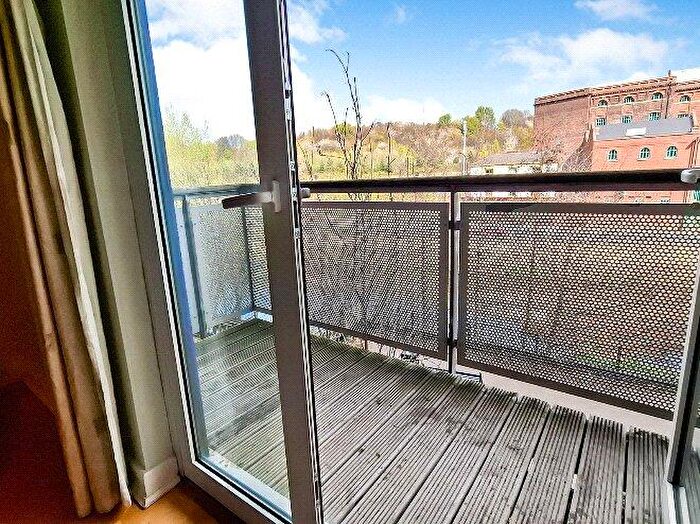 2 Bedroom Apartment To Rent In Millsands, Sheffield, South Yorkshire, S3