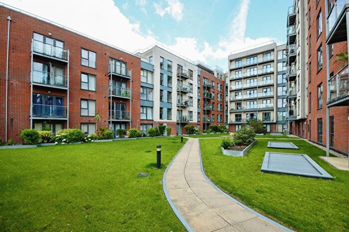 1 Bedroom Flat To Rent In Midland Road, Hemel Hempstead, HP2