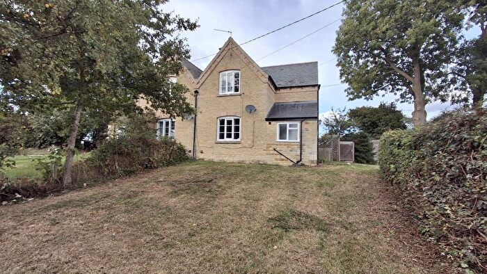 3 Bedroom Semi-Detached House To Rent In Heydour, Grantham, NG32