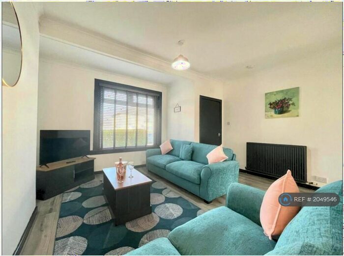 3 Bedroom Terraced House To Rent In Dyke Road, Glasgow, G13