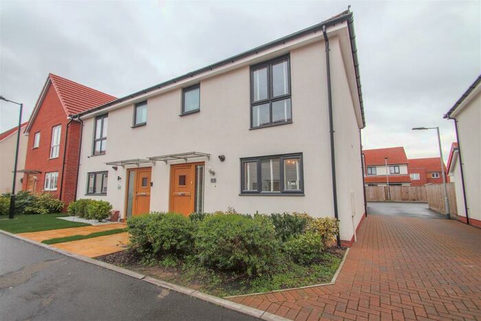 3 Bedroom Semi-Detached House To Rent In Kirkham Road, Southend-On-Sea, SS2