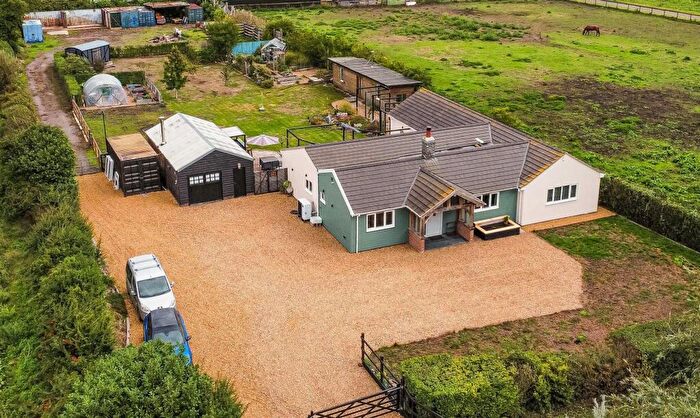 4 Bedroom Detached Bungalow For Sale In Prickwillow Road, Isleham, Ely, CB7