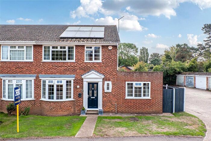 3 Bedroom Semi Detached House For Sale In Hasted Road, Newington, Sittingbourne, ME9