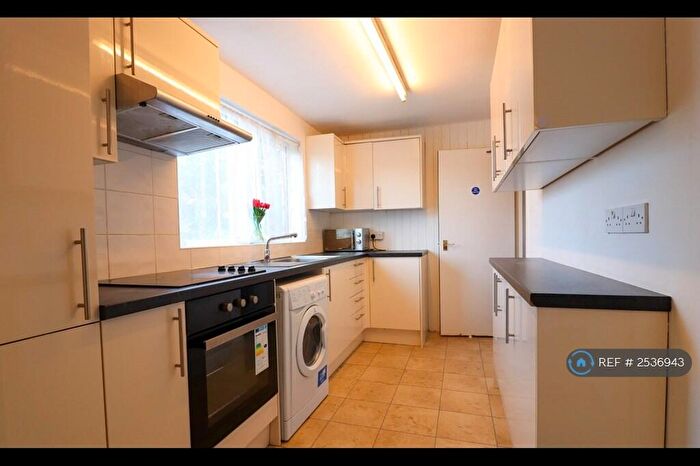 4 Bedroom Terraced House To Rent In Chennells, Hatfield, AL10