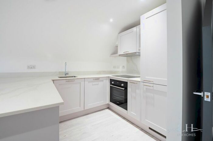 2 Bedroom Flat To Rent In Flat, Millfield House, Pilgrims Hatch, Brentwood, CM15
