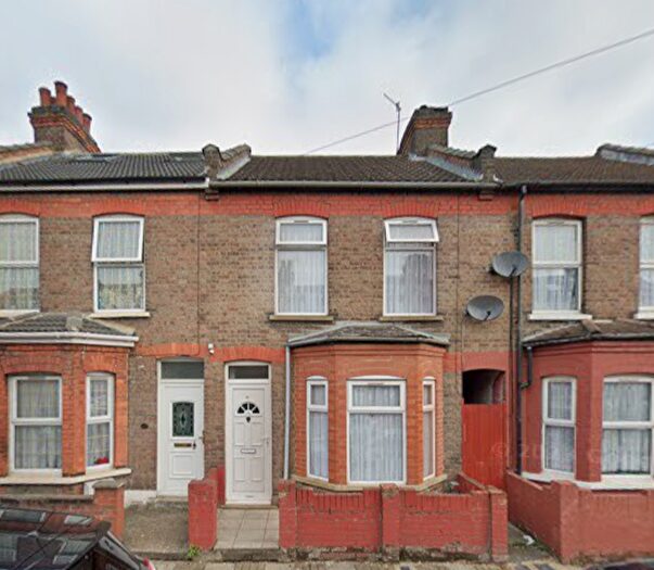 3 Bedroom Terraced House To Rent In Ash Road, Luton, LU4