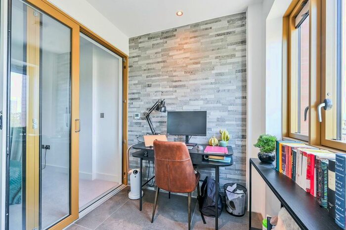 1 Bedroom Flat To Rent In Wansbeck Road, Hackney Wick, London, E3