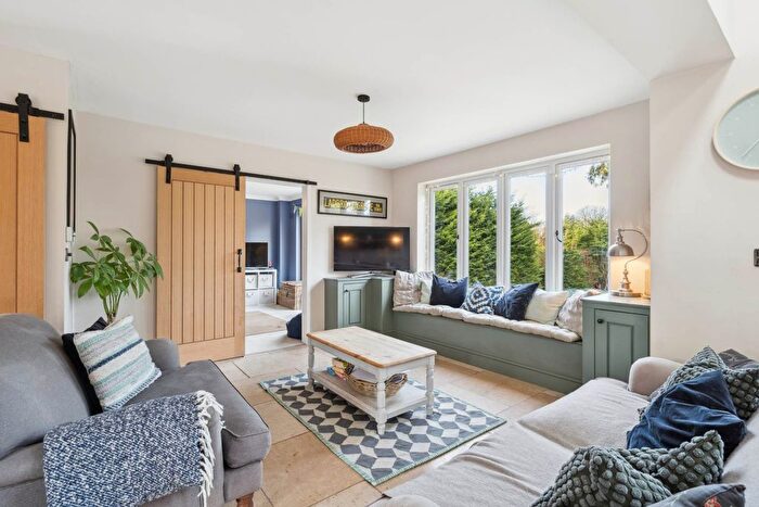 5 Bedroom Detached House For Sale In Chestnut End, Halton, HP22