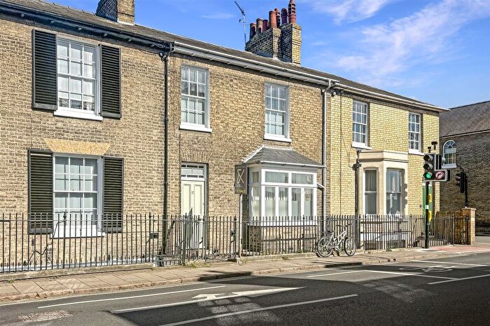 3 Bedroom Town House For Sale In Parker Street, Cambridge, CB1