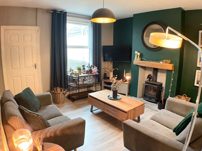 3 Bedroom Terraced House For Sale In King William Street, Amblecote, Stourbridge, West Midlands, DY8