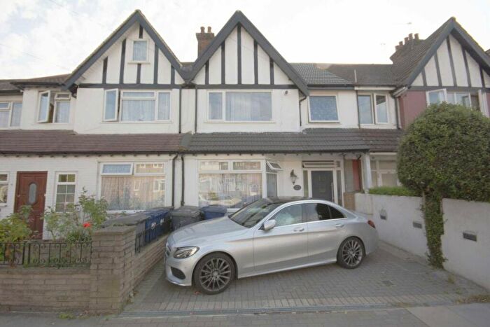 2 Bedroom Flat To Rent In Booth Road, London, NW9