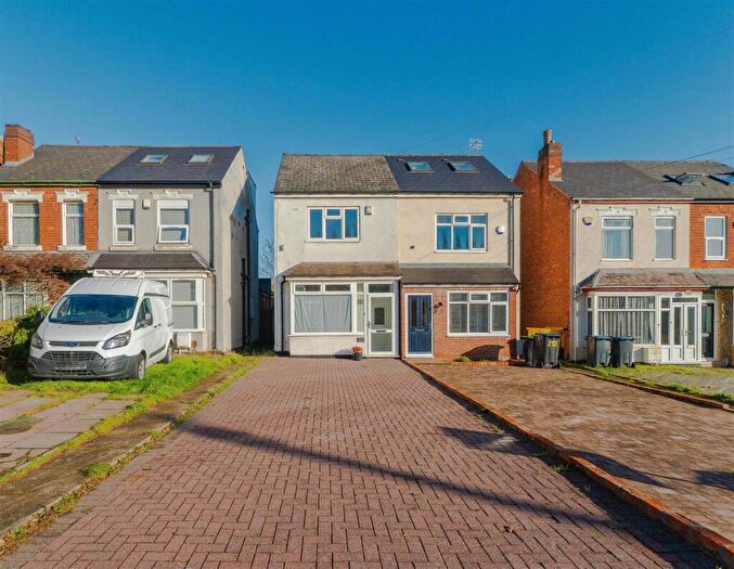 3 Bedroom Semi-Detached House For Sale In Umberslade Road, Selly Oak, Birmingham, B29