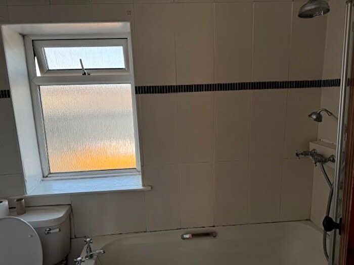 2 Bedroom Cottage To Rent In Occupation Lane, Pudsey, LS28