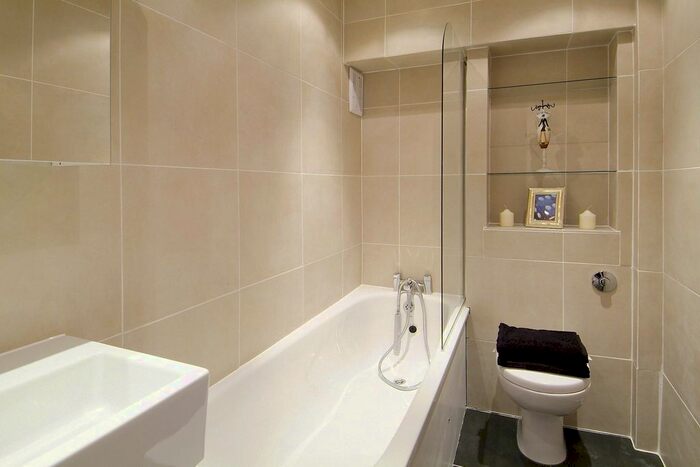 2 Bedroom Flat To Rent In Wimpole Street, Marylebone, W1G