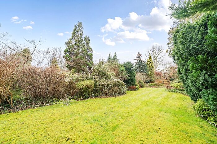 1 Bedroom Flat For Sale In Park Road, Stoke Poges, SL2