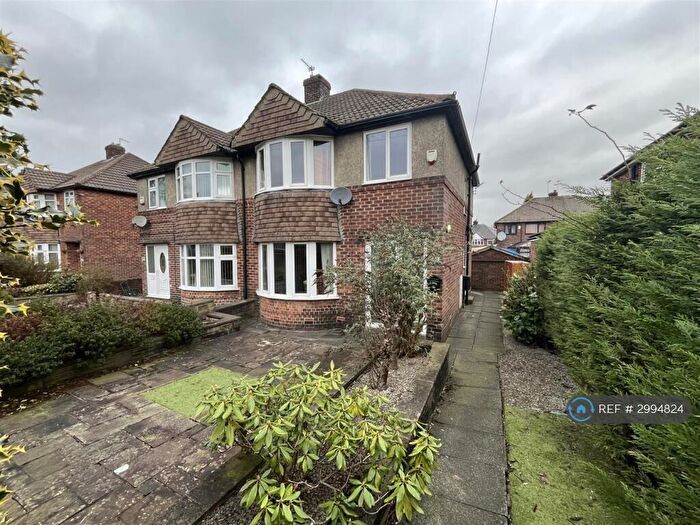 3 Bedroom Semi-Detached House To Rent In Rooley Lane, Bradford, BD5