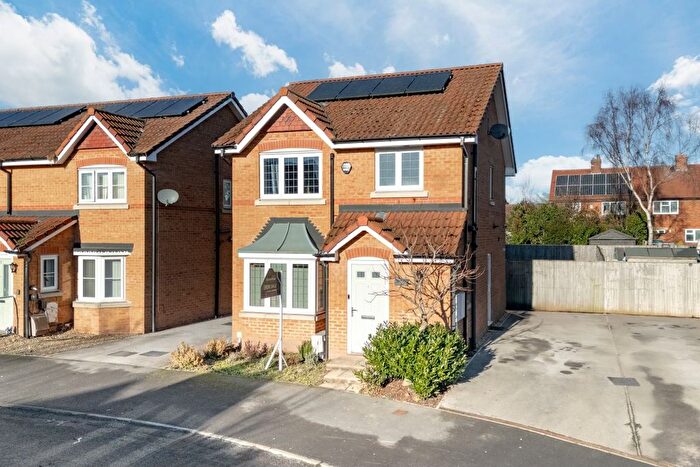 3 Bedroom Detached House For Sale In The Oval, Notton, Wakefield, WF4