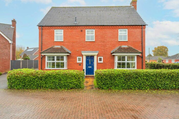 4 Bedroom Detached House For Sale In Dereham Road, Easton, Norwich, NR9