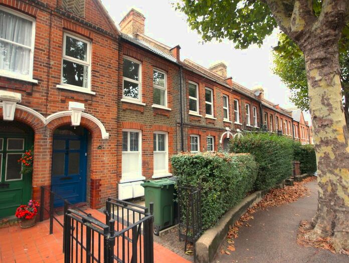 1 Bedroom Flat To Rent In Hawarden Road, London, E17