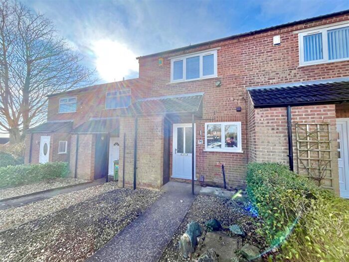 2 Bedroom Town House To Rent In Beverley Close, Rainworth, Mansfield, NG21