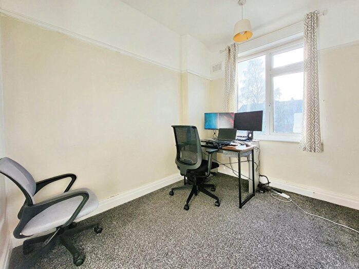 3 Bedroom Terraced House For Sale In Ellesmere Road, Altrincham, Greater Manchester, WA14