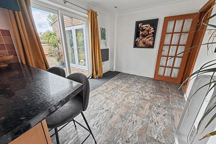 4 Bedroom Semi-Detached House For Sale In Northmoor, BH20 - Photo 8