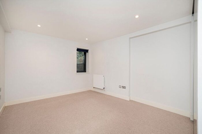 1 Bedroom Flat For Sale In Dunford Road, London, N7