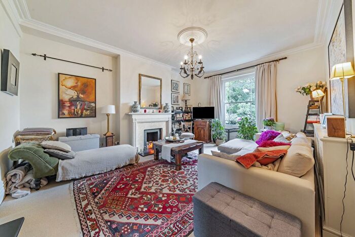 2 Bedroom Flat To Rent In Edith Grove, Chelsea, London, SW10
