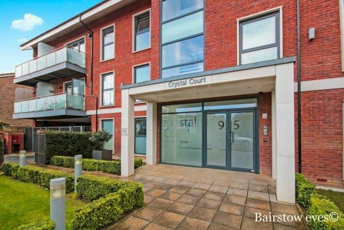 3 Bedroom Flat To Rent In Bramley Road, London, N14