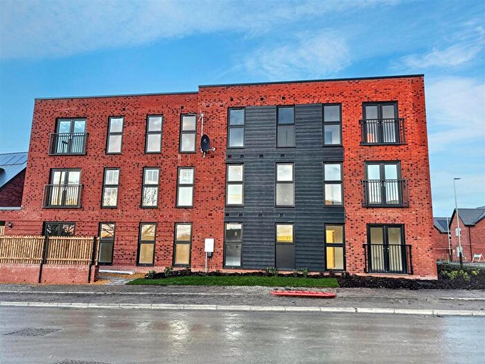 2 Bedroom Flat To Rent In , Marches Close, Cheltenham, GL51