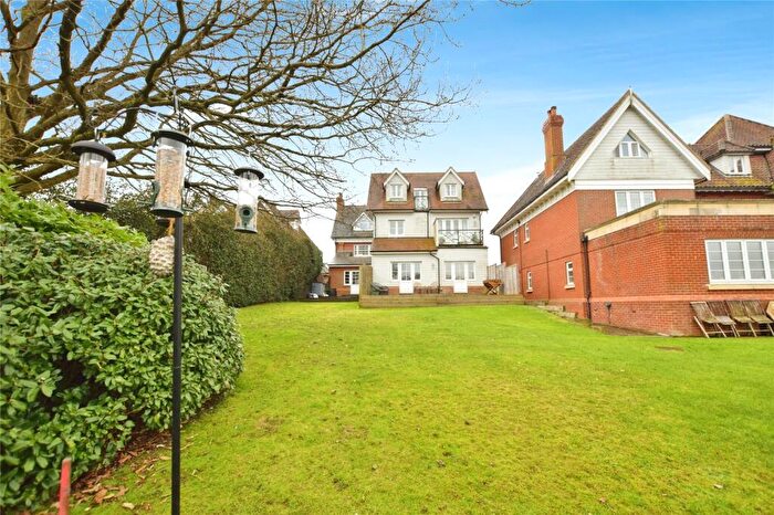 2 Bedroom Apartment For Sale In Braiswick, Colchester, Essex, CO4