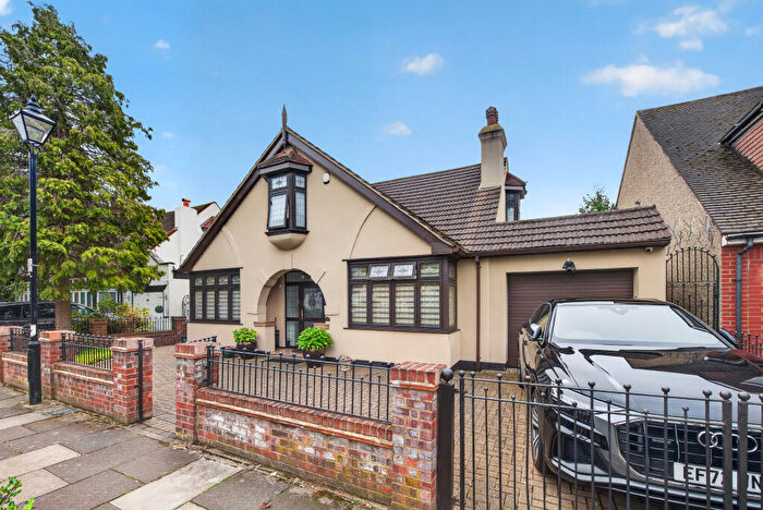 5 Bedroom Detached Bungalow For Sale In Morrab Gardens, Seven Kings, Ilford, IG3
