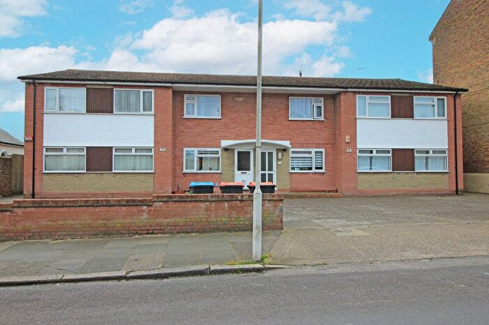 2 Bedroom Flat To Rent In St. Mildreds Road, Ramsgate, Kent, CT11