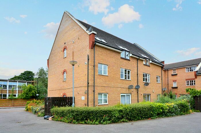 2 Bedroom Flat To Rent In Alpine Grove, London, E9