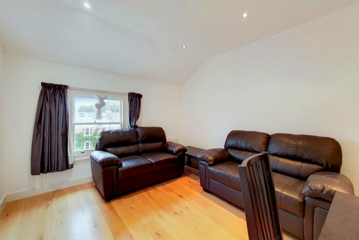 1 Bedroom Flat To Rent In The Grove, London, W5