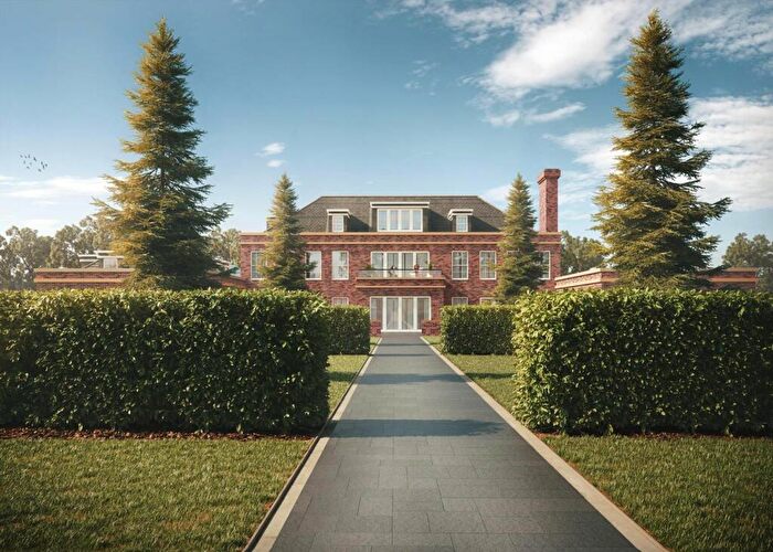 8 Bedroom Land For Sale In Reading Road, Mattingley, RG27